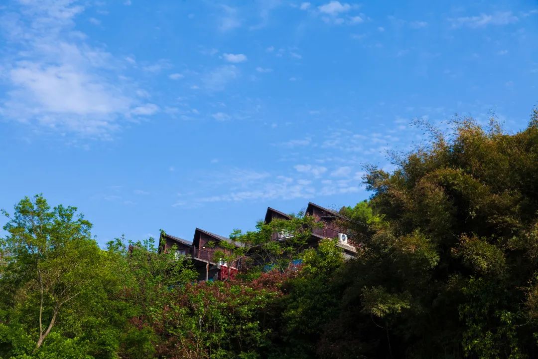 避暑胜地来度假,一张房卡随便玩