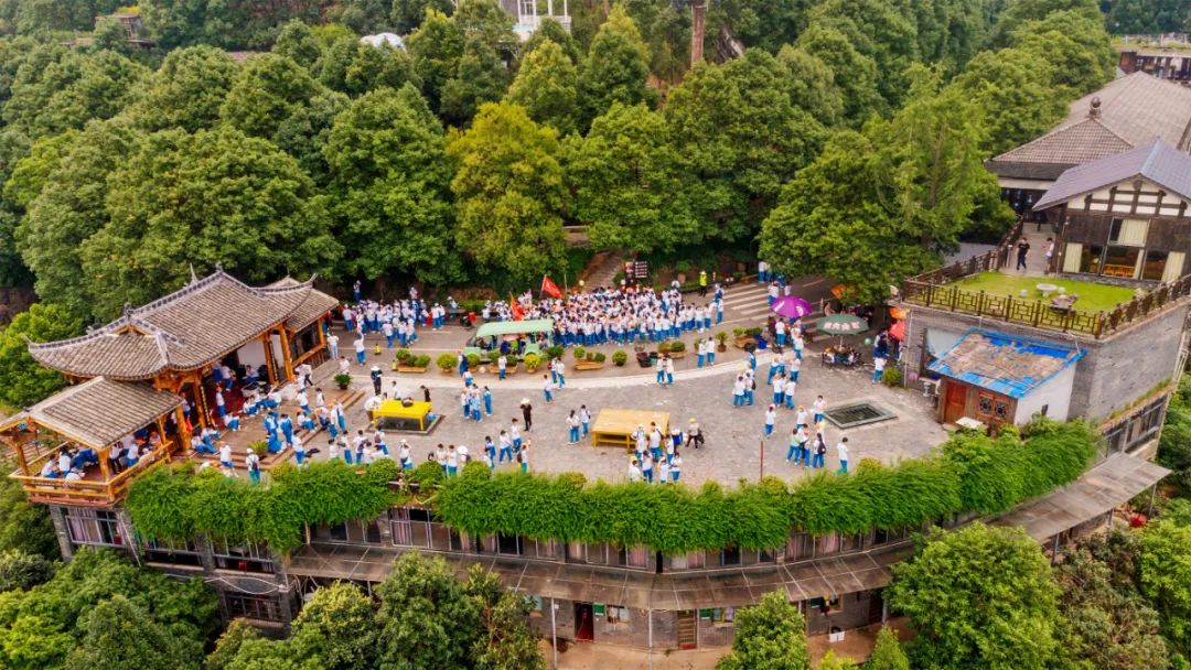 彭山景区迎来万人研学团，开启夏季研学热潮